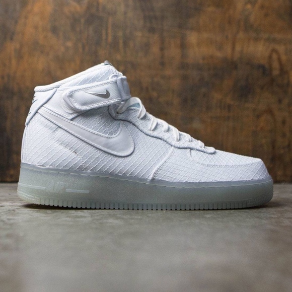 nike air force 1 07 mid lv8 grey